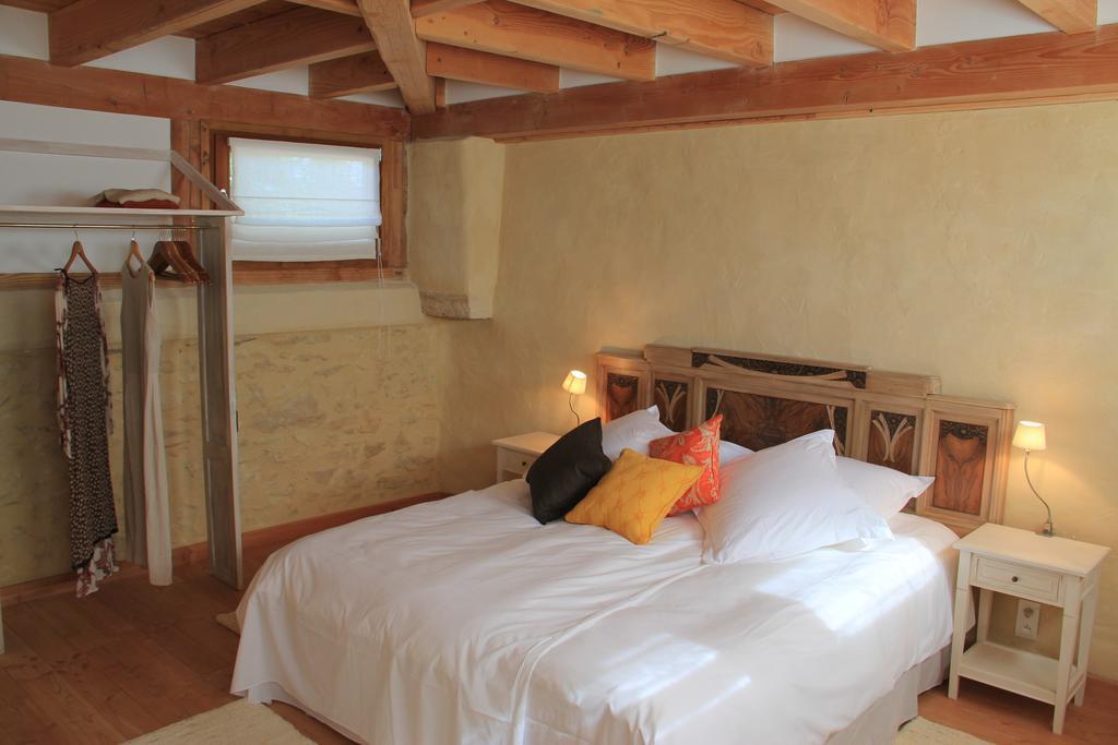 Hollyoaks Estate Hotel Saint-Pons-la-Calm Habitación foto